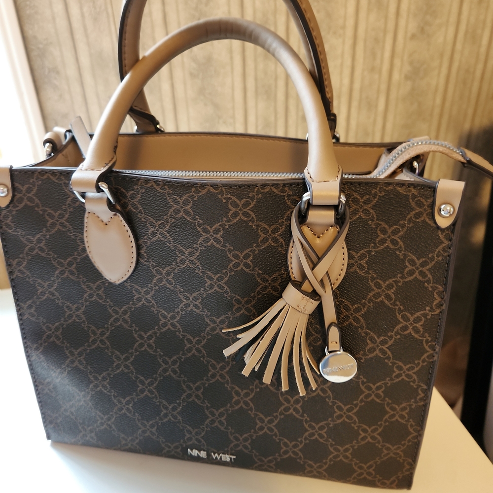 Nine West Satchel w/ add'l shoulder strap EUC